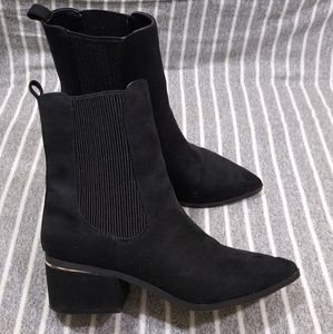 Express boots size 9